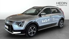 Grå (grey) Begagnad 2025 Kia Niro SUV | 379 900 kr (Bra pris)