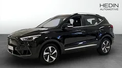 Svart (black) Begagnad 2022 MG ZS Luxury Sedan | 254 900 kr (Bra pris)
