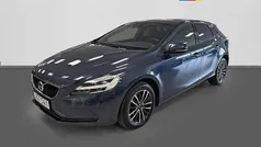 Blå Begagnad 2018 Volvo V40 Momentum Kombi | 139 900 kr (Marknadspris)