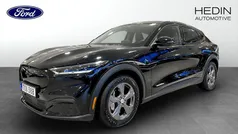 Svart (black) Begagnad 2022 Ford Mustang Mach-E Standard Range SUV | 364 900 kr (Marknadspris)