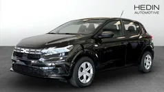 Svart (black) Ny 2025 Dacia Sandero Essentiel Halvkombi | 200 700 kr (Marknadspris)