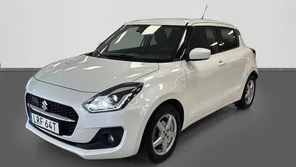 Begagnad Suzuki Swift 83 HK (61 kW) 2023 Vit Halvkombi