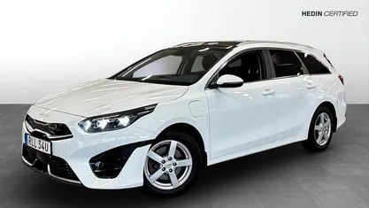 Begagnad Kia Ceed Sportswagon Advance 141 HK (103 kW) 2022 Vit Kombi