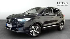 Svart (black) Begagnad 2021 MG ZS Luxury Sedan | 234 900 kr (Superpris)