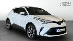 Vit (white) Begagnad 2019 Toyota C-HR SUV | 209 900 kr (Marknadspris)