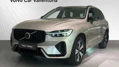 Ljusgrå Begagnad 2024 Volvo XC60 Plus SUV | 529 900 kr (Marknadspris)