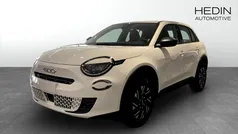 Vit (black) Ny 2024 Fiat 600 Pop SUV | 290 800 kr (Marknadspris)