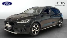 Svart Begagnad 2023 Ford Focus Active Halvkombi | 199 000 kr (Bra pris)