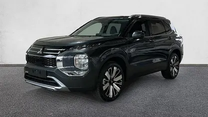 Begagnad 2025 Mitsubishi Outlander P-HEV Edition Kombi | 618 800 kr (Lite dyr)
