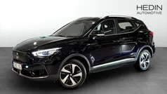 Svart (black) Begagnad 2022 MG ZS Luxury Sedan | 254 900 kr (Bra pris)