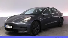 Grå Begagnad 2020 Tesla Model 3 Standard Range Plus Sedan | 245 900 kr (Bra pris)
