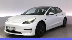 Vit Begagnad 2021 Tesla Model 3 Long Range Sedan | 329 900 kr (Marknadspris)