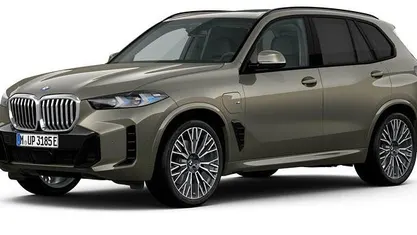 Ny BMW X5 Comfort Edition 489 HK (359 kW) 2025 Grön SUV