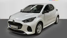 Vit Ny 2024 Mazda 2 Exclusive-Line Halvkombi | 239 700 kr (Marknadspris)