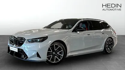 Begagnad BMW M5 Comfort Edition 727 HK (534 kW) 2025 Grå Kombi
