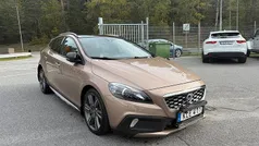 Brun Begagnad 2014 Volvo V40 CC Summum Kombi | 89 900 kr (Marknadspris)