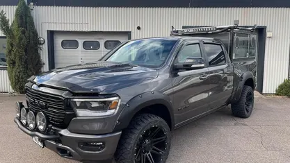 Grå Begagnad 2023 Dodge Ram Pickup | 879 900 kr (Marknadspris)