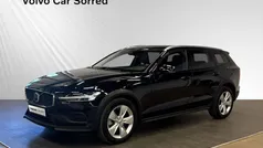Svart Begagnad 2024 Volvo V60 CC Core Kombi | 419 900 kr (Marknadspris)
