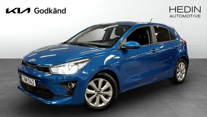 Svart Begagnad 2021 Kia Rio Advance Halvkombi | 144 900 kr (Marknadspris)