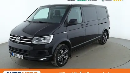 Svart Begagnad 2018 VW Caravelle Minibuss | 291 000 kr (Marknadspris)