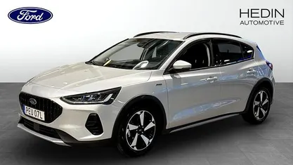 Moondust silver Begagnad 2023 Ford Focus Active Halvkombi | 199 900 kr (Bra pris)
