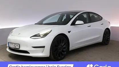 Vit Begagnad 2022 Tesla Model 3 Performance Sedan | 322 990 kr (Marknadspris)