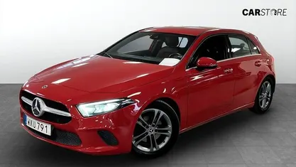 Röd Begagnad 2018 Mercedes A200 Halvkombi | 209 900 kr (Marknadspris)