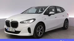 Vit Begagnad 2023 BMW 230e Active Tourer Minibuss | 327 900 kr