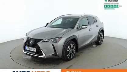 Ljusgrå Begagnad 2019 Lexus UX 250h SUV | 226 000 kr (Marknadspris)