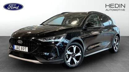 Svart (black) Begagnad 2023 Ford Focus Active Halvkombi | 199 900 kr (Marknadspris)