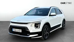 Vit Begagnad 2023 Kia Niro Advance SUV | 284 900 kr (Marknadspris)