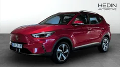 Röd (red) Begagnad 2022 MG ZS Luxury Sedan | 244 900 kr (Bra pris)