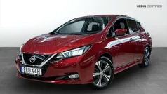 Röd (red) Begagnad 2022 Nissan Leaf N-Connecta Halvkombi | 209 900 kr (Marknadspris)