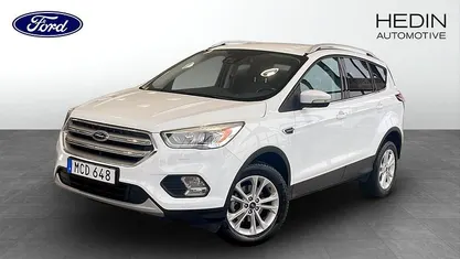 Frozen white Begagnad 2017 Ford Kuga Titanium SUV | 169 900 kr (Marknadspris)