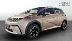 Röd (red) Ny 2024 BYD Dolphin Comfort Halvkombi | 359 900 kr (Superpris)