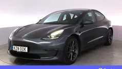 Grå Begagnad 2021 Tesla Model 3 Long Range Sedan | 324 900 kr (Marknadspris)