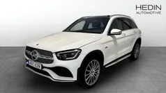 Vit (white) Begagnad 2021 Mercedes GLC300e AMG line SUV | 429 500 kr (Marknadspris)