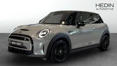 Grå (grey) Begagnad 2022 Mini Cooper SE Halvkombi | 224 700 kr (Marknadspris)