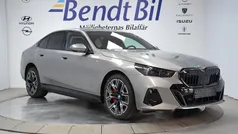 Svart (safirsvart metallic) Ny 2024 BMW i5 M Sport Sedan | 839 500 kr (Marknadspris)
