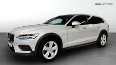 Begagnad 2022 Volvo V60 CC Momentum Kombi | 339 900 kr (Superpris)