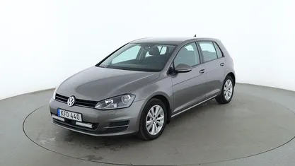 Grå Begagnad 2015 VW Golf VII Sedan | 112 000 kr (Marknadspris)