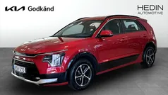 Röd (red) Begagnad 2023 Kia Niro SUV | 324 900 kr (Marknadspris)