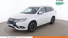 Vit Begagnad 2017 Mitsubishi Outlander P-HEV SUV | 157 000 kr (Marknadspris)