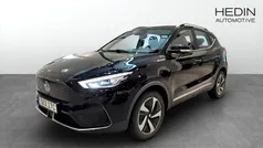 Svart (black) Begagnad 2022 MG ZS Luxury Sedan | 249 900 kr (Bra pris)