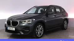 Grå Begagnad 2022 BMW X1 Sport Line SUV | 315 900 kr (Marknadspris)