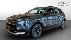 Grå (grey) Ny 2025 Kia Niro SUV | 362 900 kr (Marknadspris)