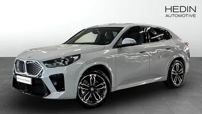 Begagnad BMW iX2 Shadowline 230 kW (313 HK) 2024 Grå SUV