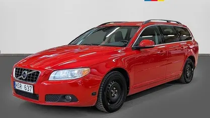 Röd Begagnad 2013 Volvo V70 Momentum Kombi | 99 400 kr (Marknadspris)