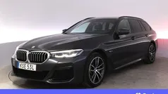 Grå Begagnad 2022 BMW 530e M Sport Kombi | 416 900 kr (Marknadspris)