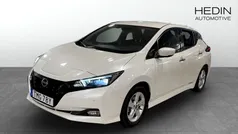 Vit (white) Begagnad 2023 Nissan Leaf N-Connecta Halvkombi | 204 900 kr (Marknadspris)
